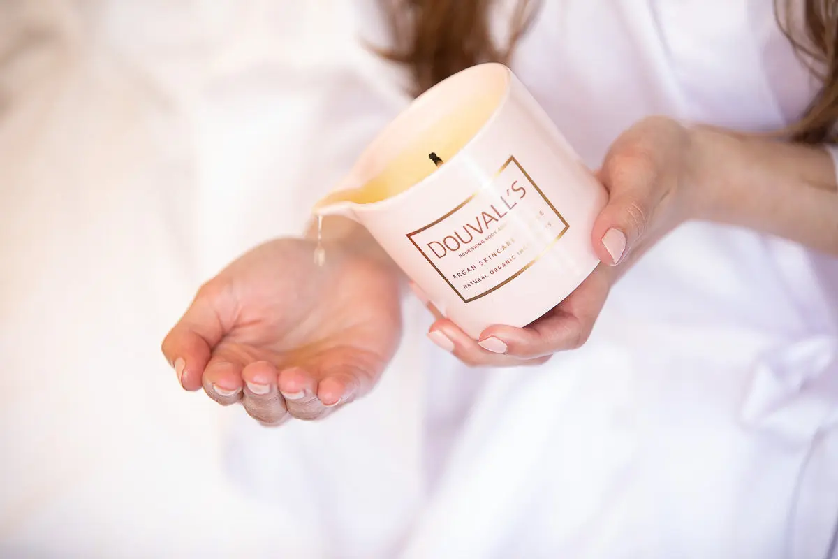 Argan Massage Candle - Vanilla Jasmin & Ginger 180g | Intensely Nourishing and Hydrating Body Treatment - Image 3