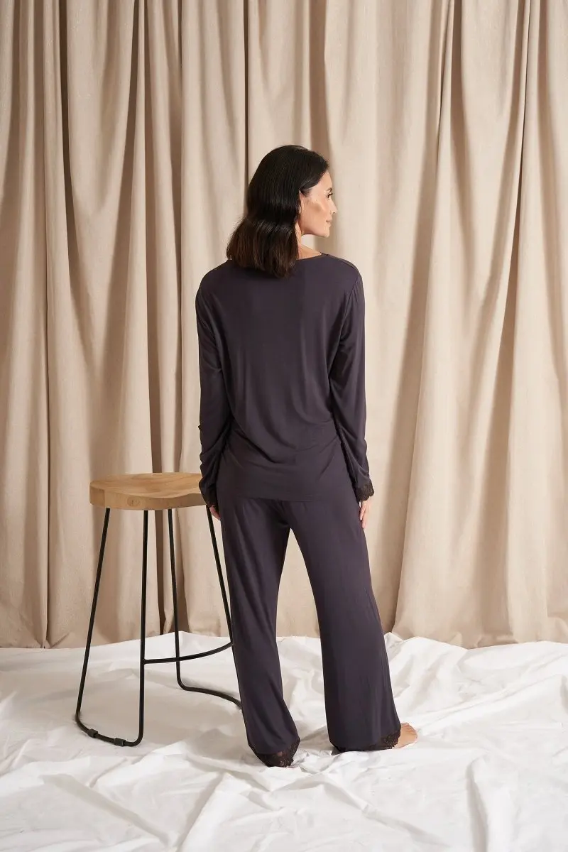 Raven Bamboo Lace V-Neck Pyjama Set - Image 3