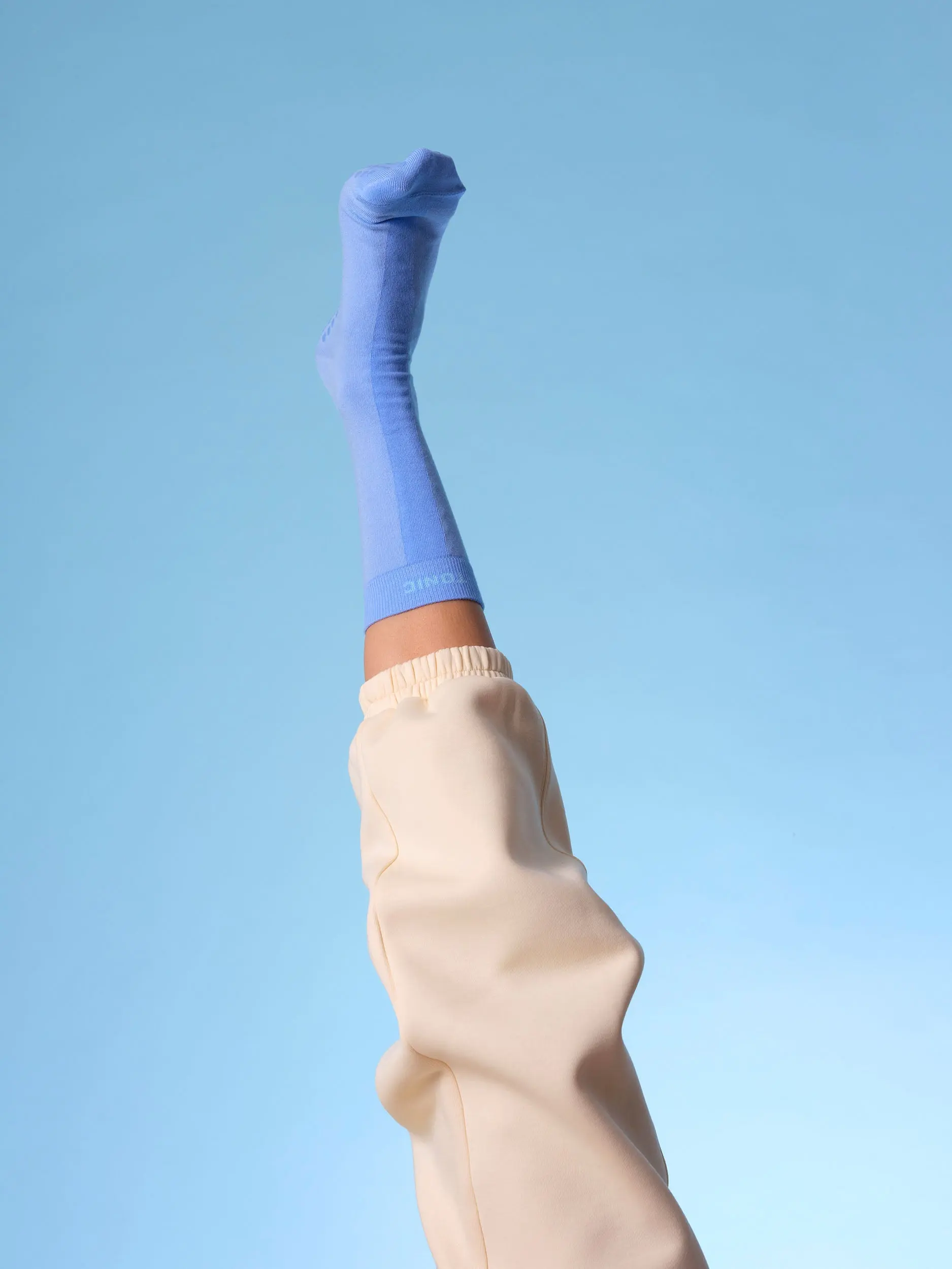 Colour Pop Hospital Socks Cornflower Blue - Image 5