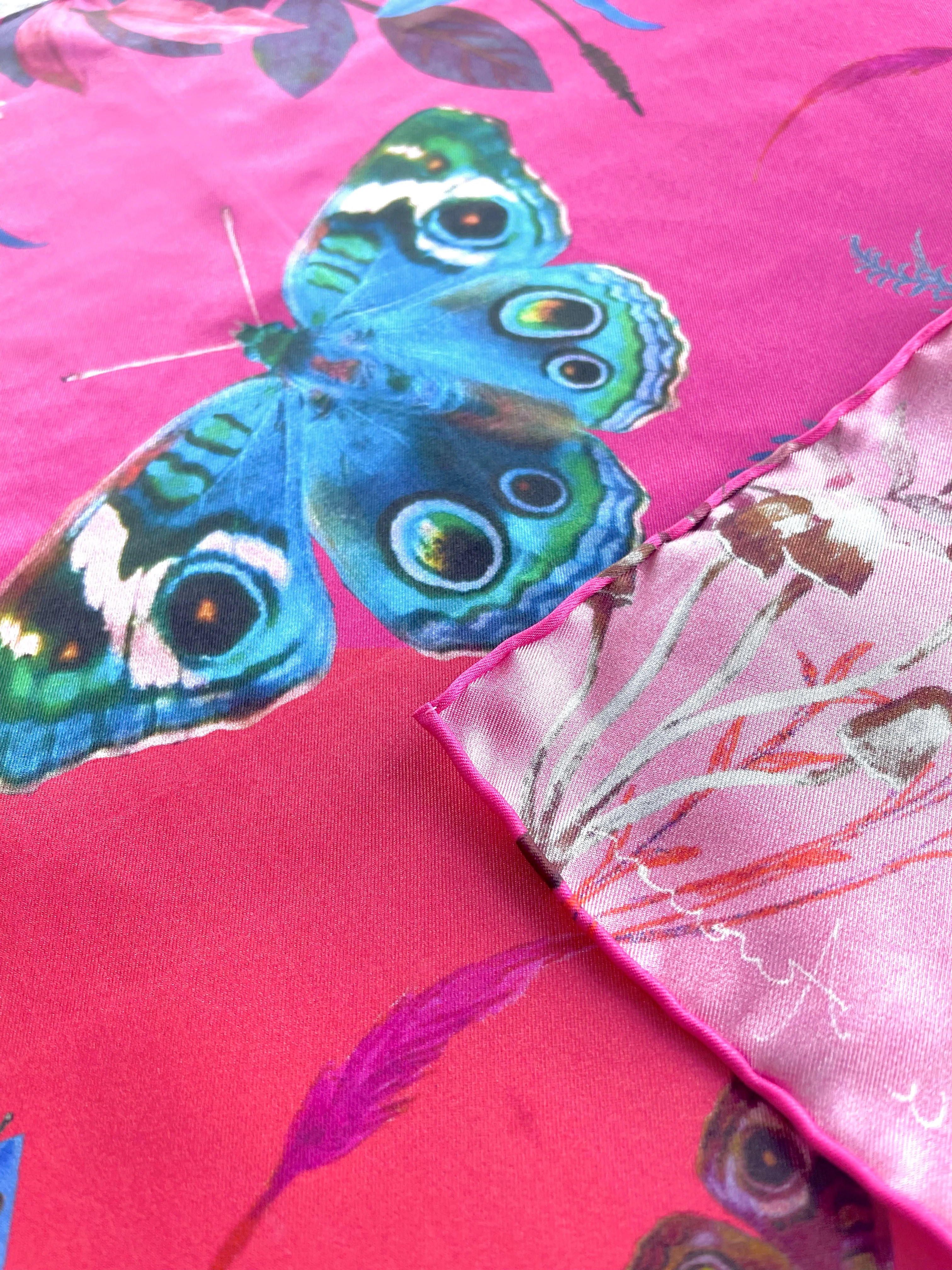 Fuchsia Pink Silk Tie and pocket square set in 'Nectar' butterfly print - Image 3