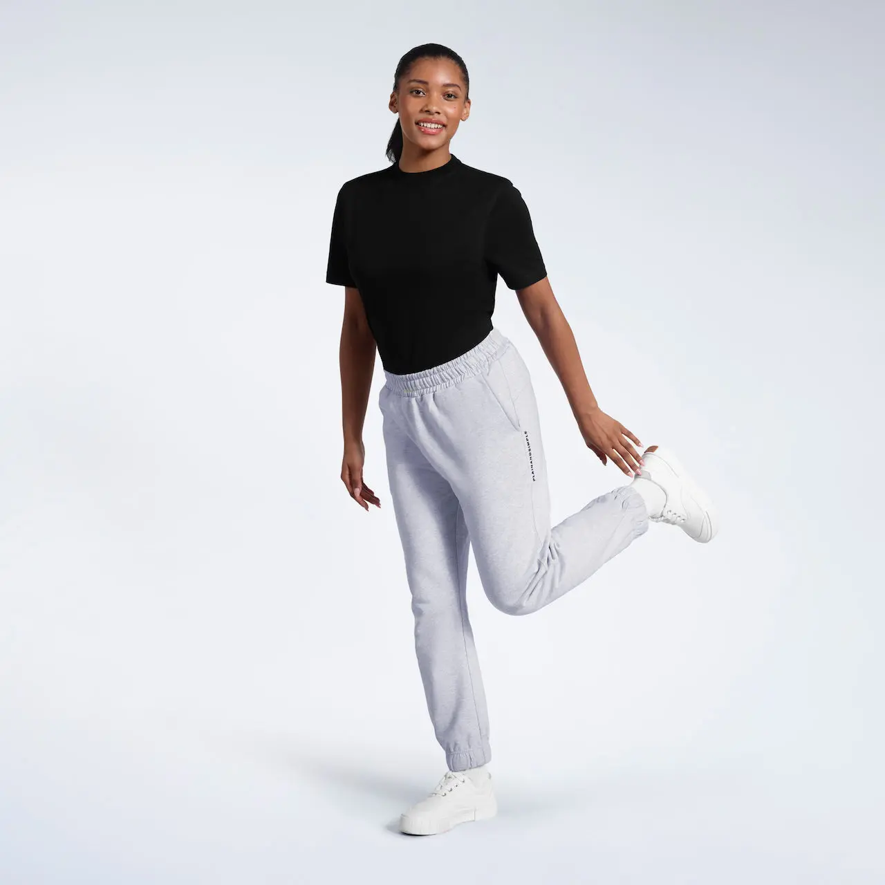 Heavyweight Women's Organic Logo Joggers - Image 12