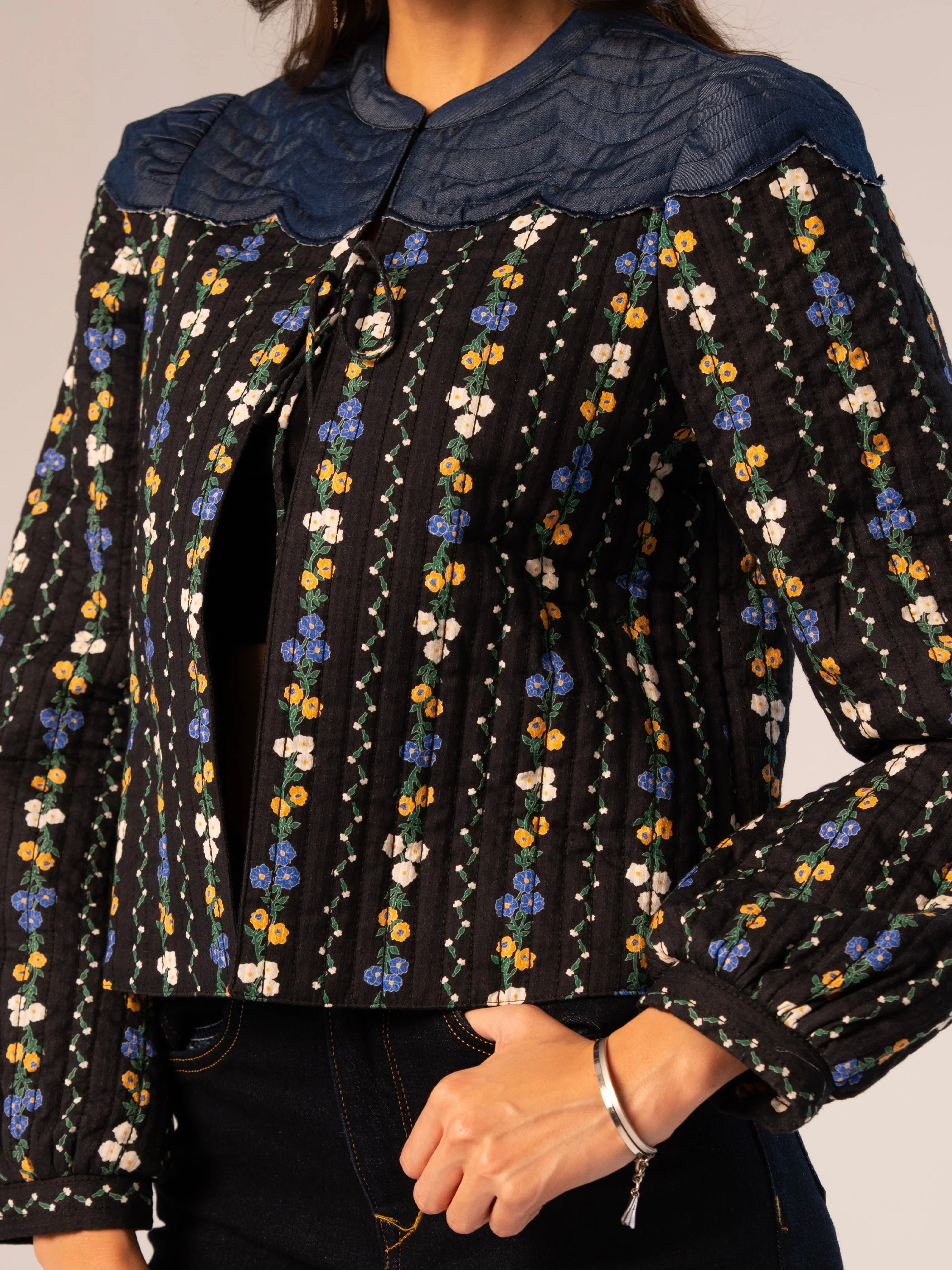 Kiri Black Floral Printed Scalloped Jacket - Image 3