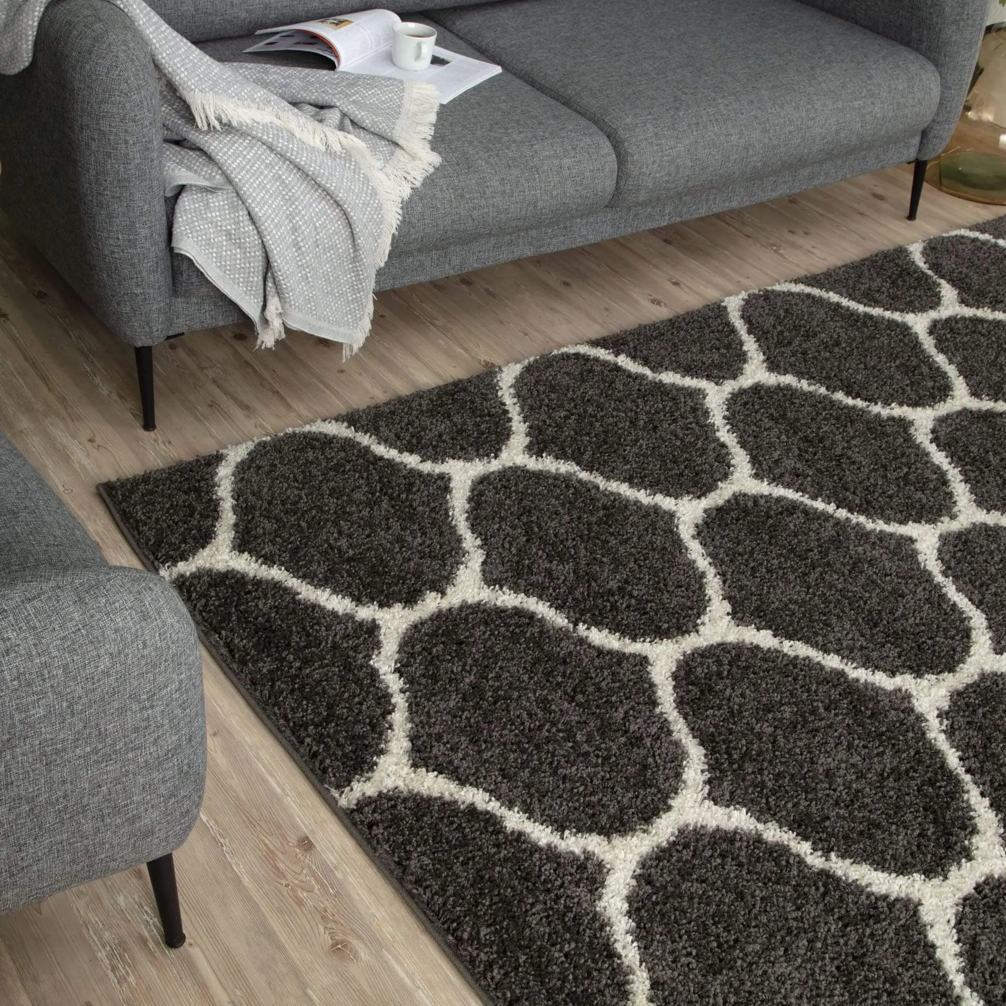 Moroccan Dark Grey Shaggy Rug | 640 - Image 10