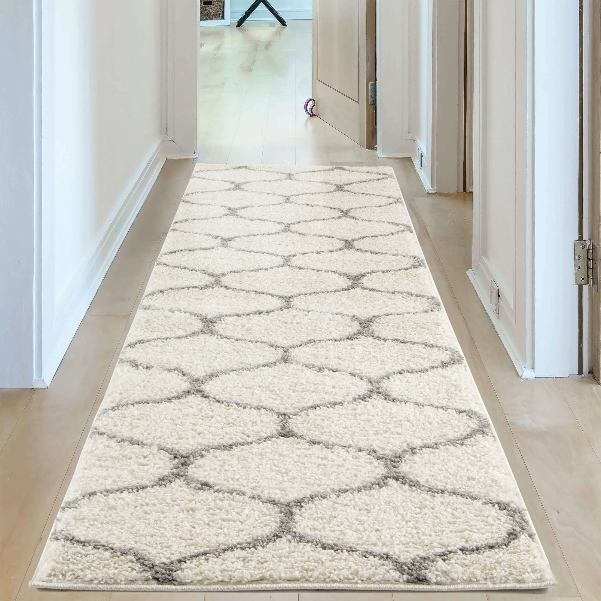 Moroccan Ivory Shaggy Rug | 600 - Image 9