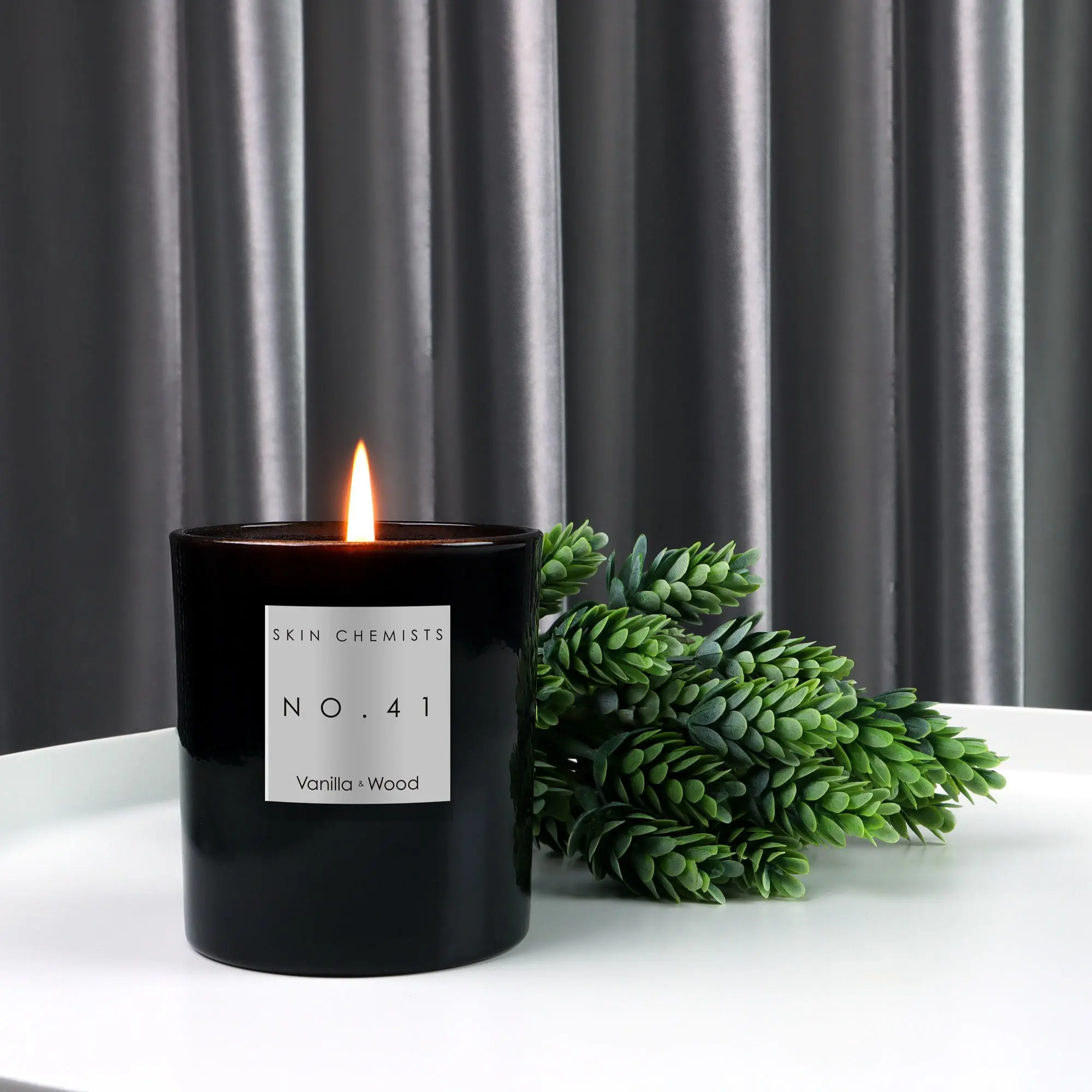 N0.41 Vanilla & Wood Candle 200g - Image 5