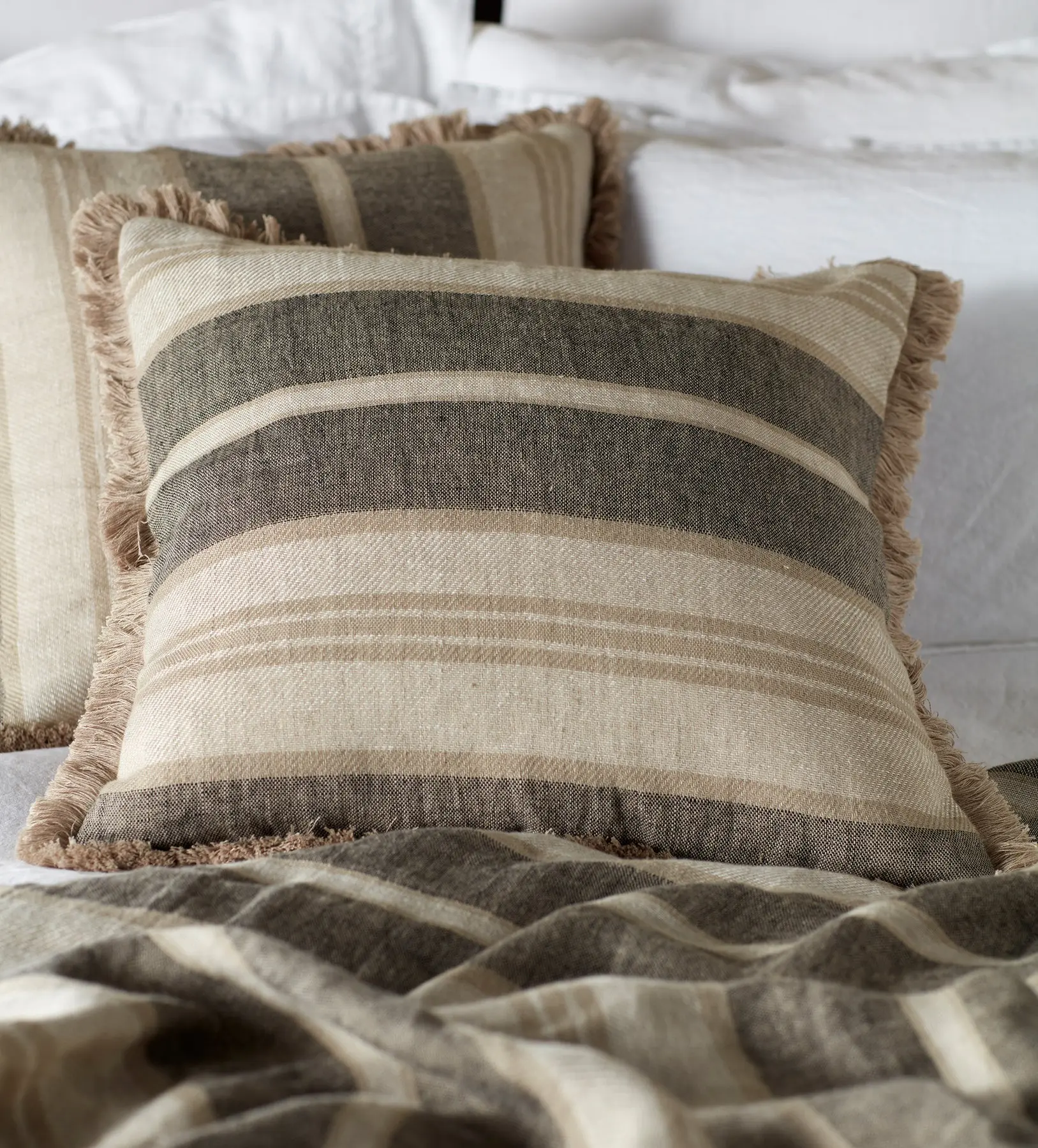 Natural Clara Linen Cushion Cover - Image 3