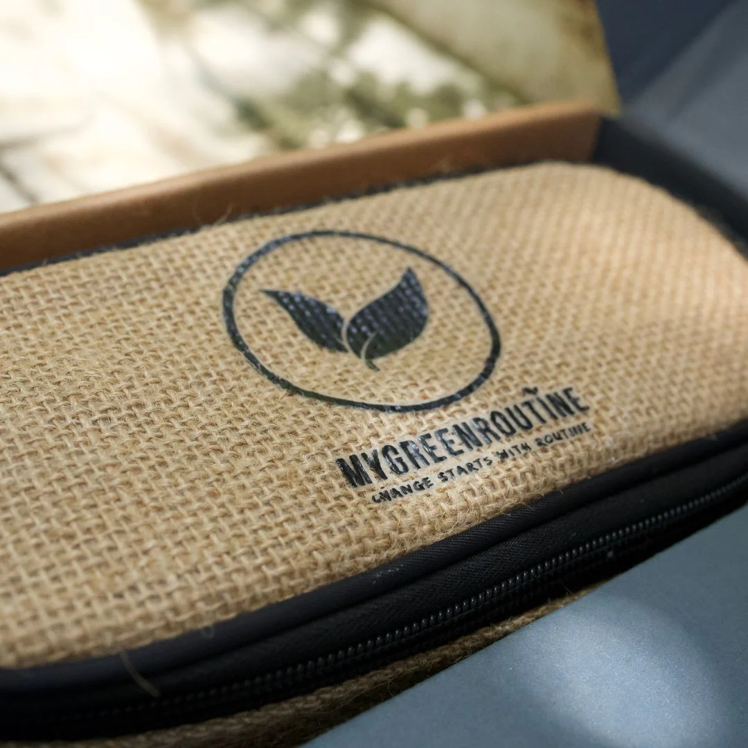 Natural Hessian Travel Pouch - Image 3