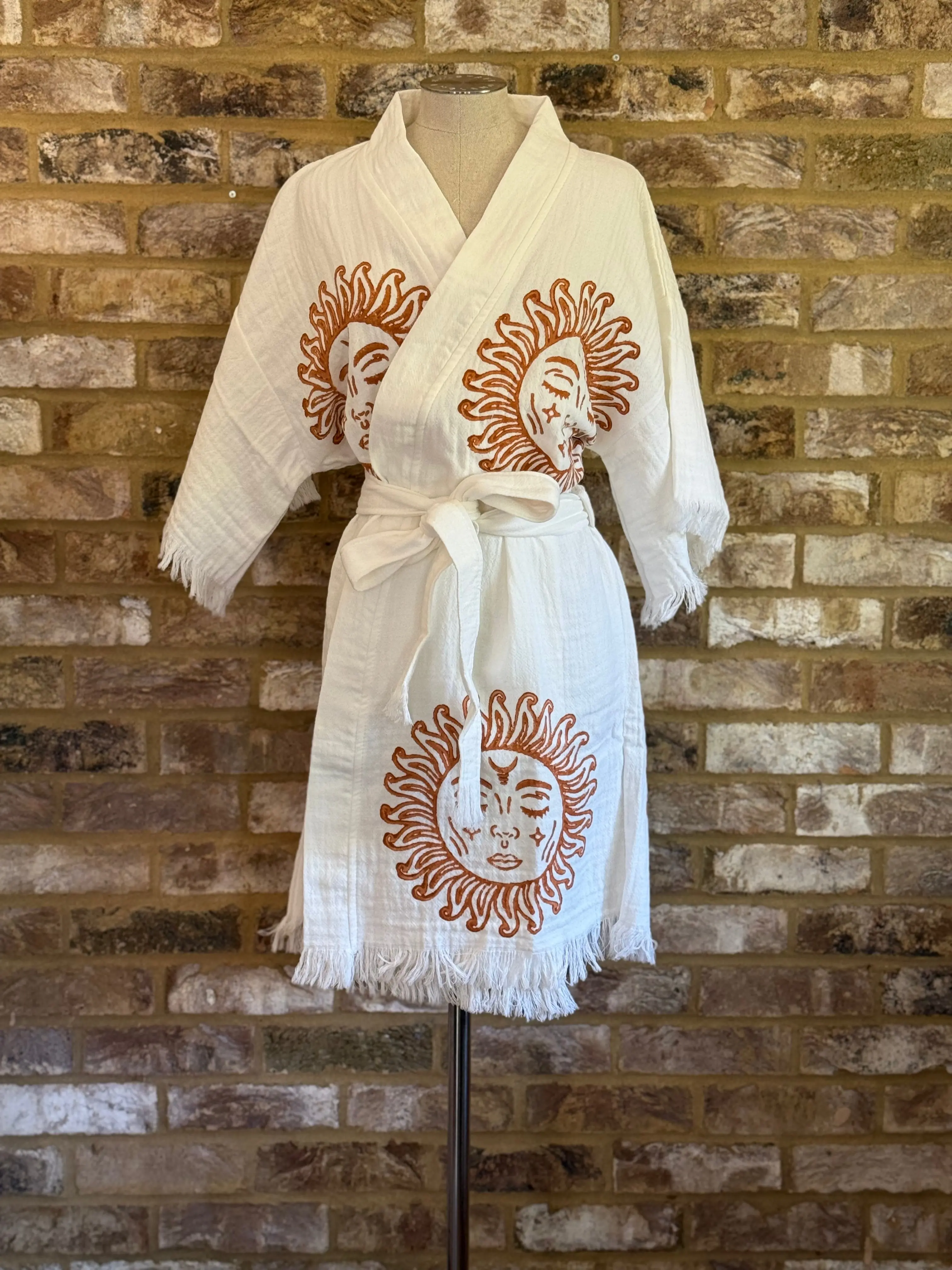 Organic Kimono in White with Sun: Short - Image 3