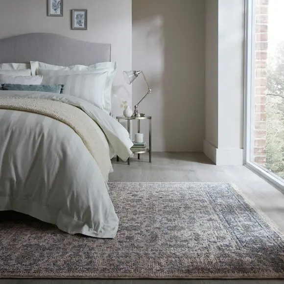 Remy Traditional Floral Rug