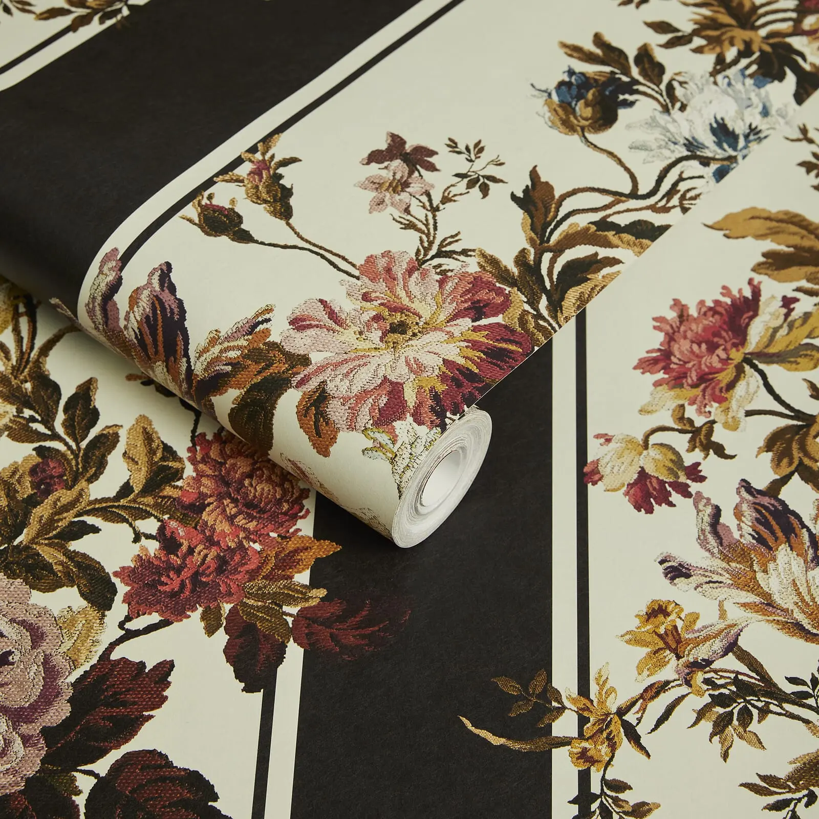 Noir ROSETTA GARLAND Wallpaper - Image 3