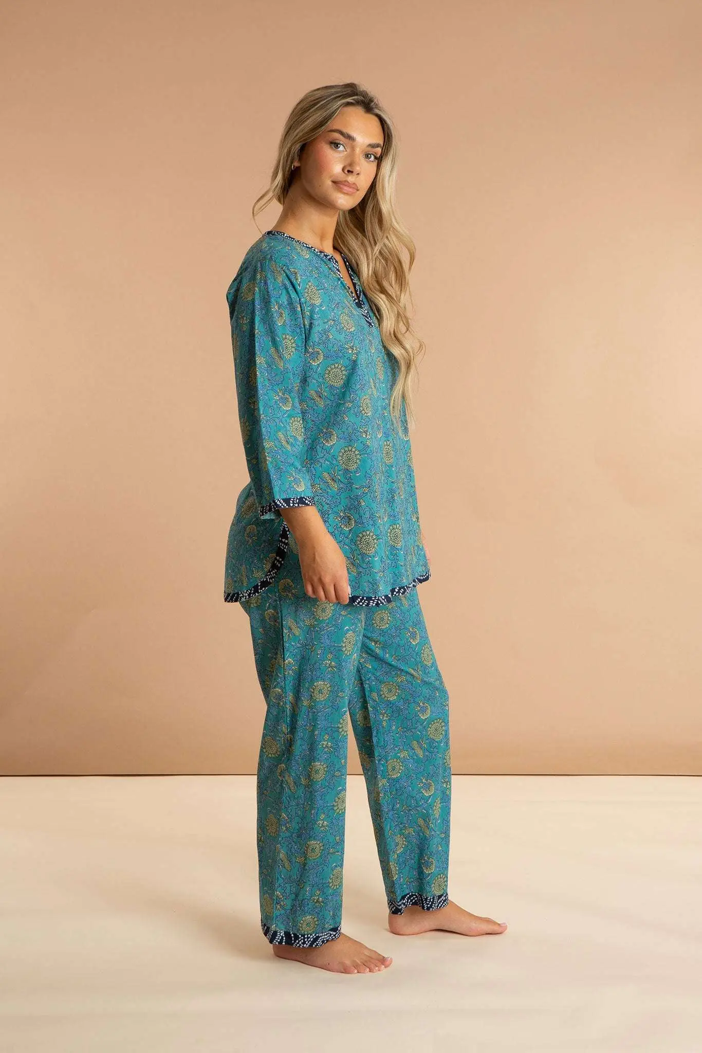 Waterlily Women's Floral Cotton Pyjama Trouser Set - Image 7